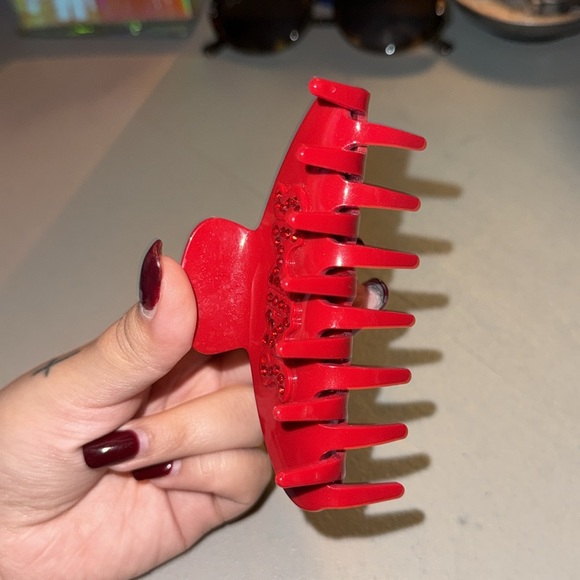 SKIMS Claw Clip - Picture 2 of 4